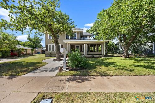 1009 E Leon St, Gatesville, TX, 76528-2141 | Card Image