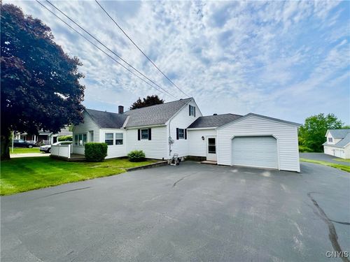 208 Hillside Ave, Oswego, NY, 13126-5738 | Card Image