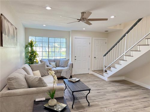 apt-7-810 W Compton Blvd, Compton, CA, 90220-2957 | Card Image