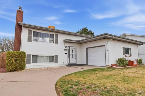 2130 Oakwood Ln, Pueblo, CO, 81005-2737 | Card Image