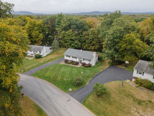 30 Richard Rd, Hyde Park, NY, 12538-2437 | Card Image