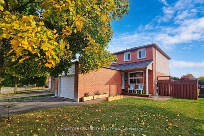 24 Norwood Pl, House other with 3 bedrooms, 3 bathrooms and 3 parking in Brampton ON | Image 2