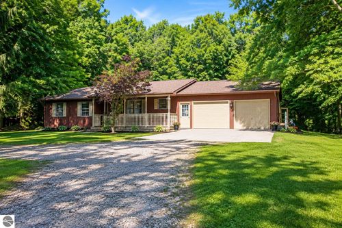 5383 N Rich Rd, Alma, MI, 48801-9532 | Card Image