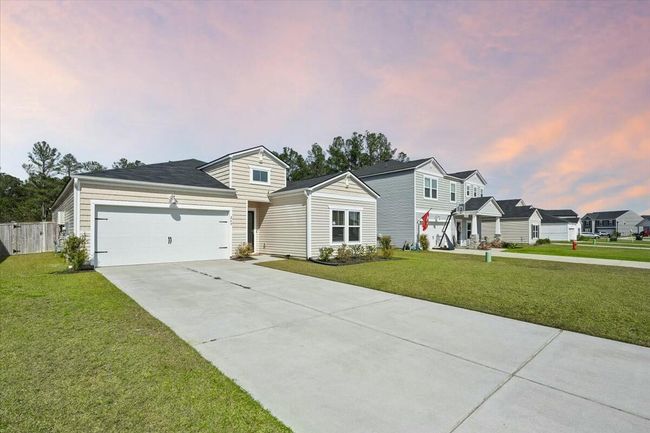 Front of Home | Image 4
