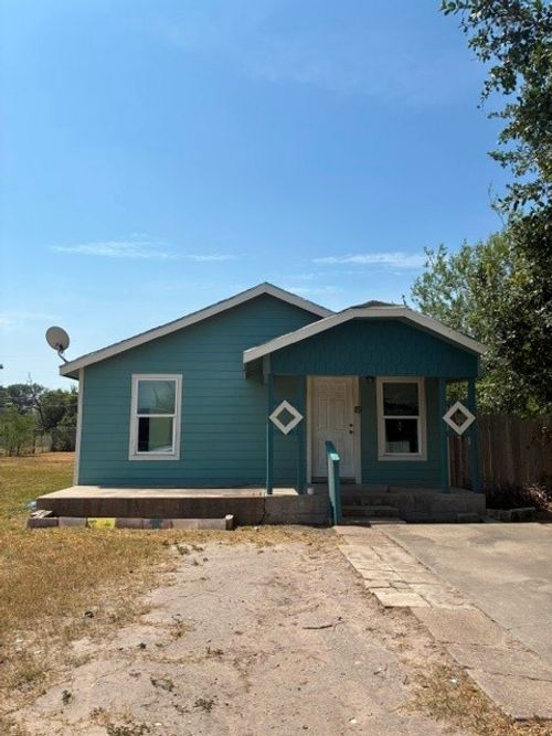 1239 E Kleberg Ave, Kingsville, TX, 78363-4744 | Card Image