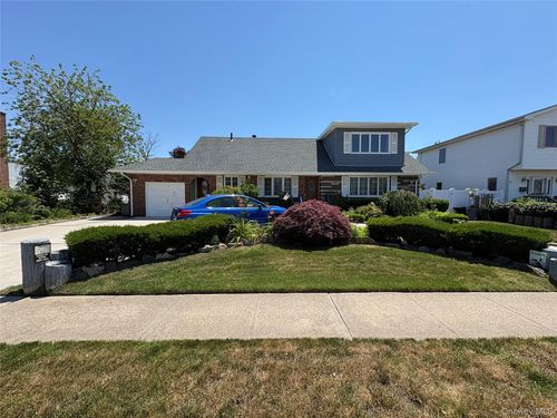 113 Parma Rd, Island Park, NY, 11558-1033 | Card Image