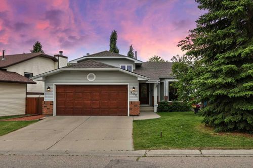 400 Hawkcliff Way Nw, Calgary, AB, T3G2X1 | Card Image