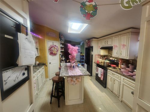 4404 34th St, Dickinson, TX, 77539-5624 | Card Image