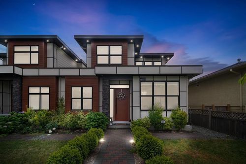 6898 Carnegie St, Burnaby, BC, V5B1Y5 | Card Image