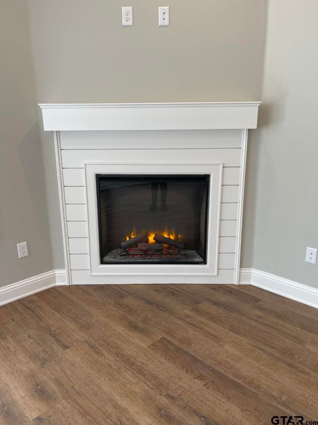10008 Dayspring Dr, House other with 3 bedrooms, 2 bathrooms and null parking in Flint TX | Image 7