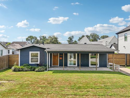 822 Avenue Of Oaks St, Houston, TX, 77009-1418 | Card Image