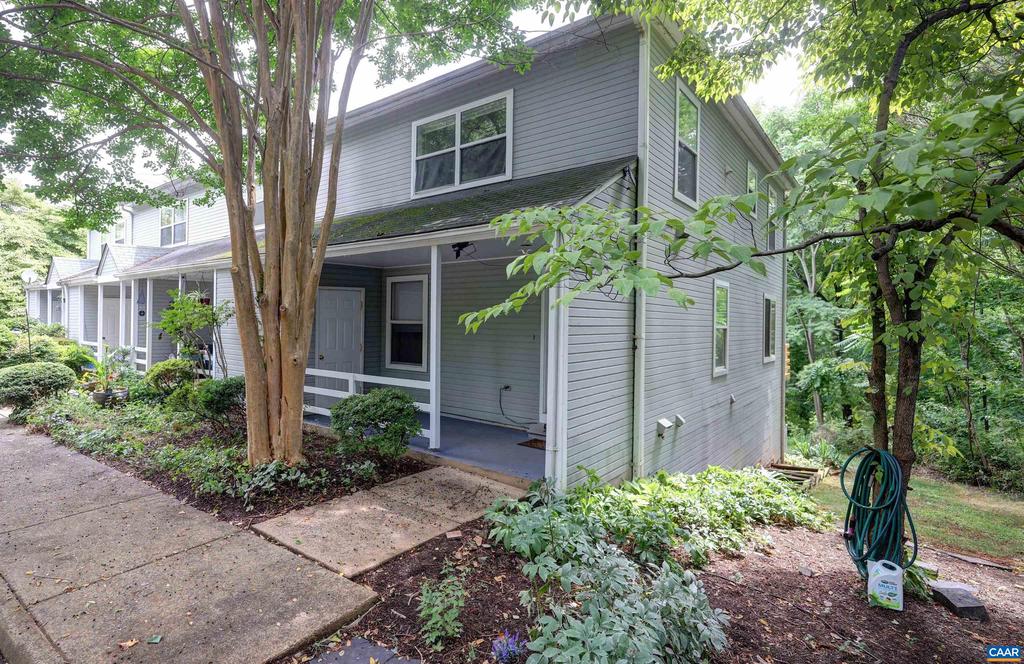 Maple View Dr, Charlottesville, VA 22902