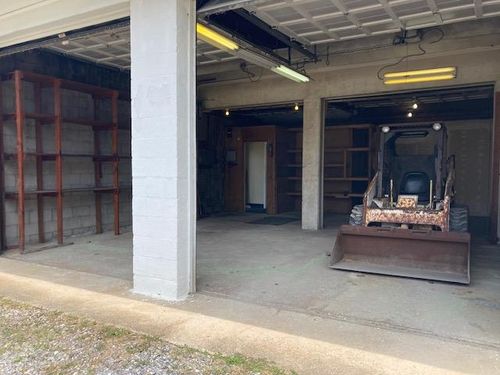 1-23 Skillman St, Roslyn, NY, 11576-1218 | Card Image