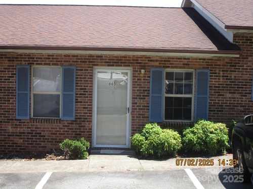 apt-f-33 27th St Nw, Hickory, NC, 28601-5647 | Card Image