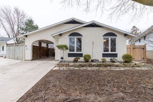 15 Carousel Cir, St. Catharines, ON, L2N6C9 | Card Image