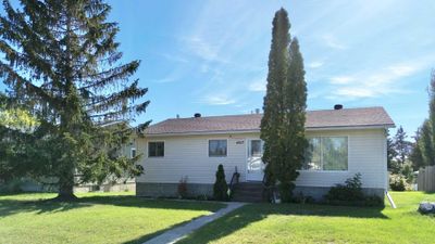 4927 47 St, House detached with 4 bedrooms, 2 bathrooms and 4 parking in Hardisty AB | Image 2