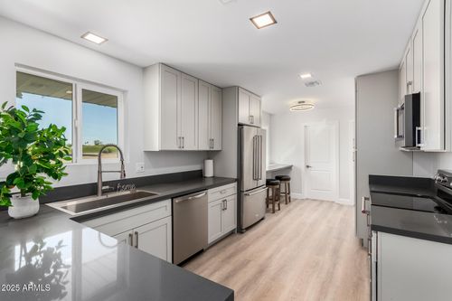 10544 W Prairie Hills Cir, Sun City, AZ, 85351-2249 | Card Image