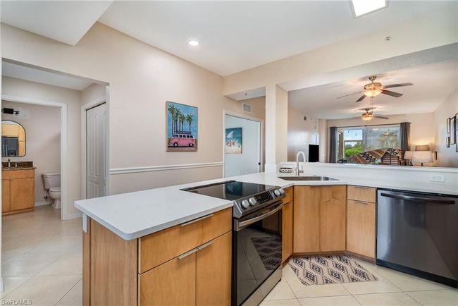 UNIT-1211 - 21330 Lancaster Run, Condo with 2 bedrooms, 2 bathrooms and 1 parking in ESTERO FL | Image 5