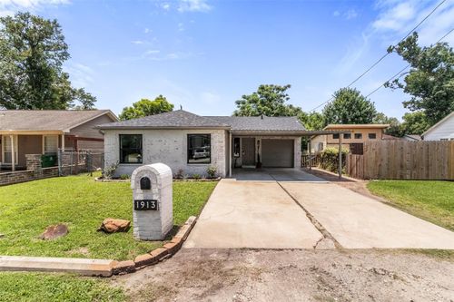1913 Thonig Rd, Houston, TX, 77055-2512 | Card Image