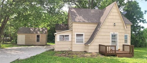202 S Metcalf Rd, Louisburg, KS, 66053-4102 | Card Image