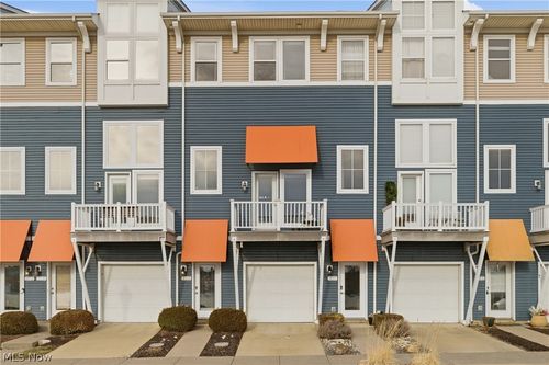 323 Arizona Ave, Lorain, OH, 44052-2094 | Card Image