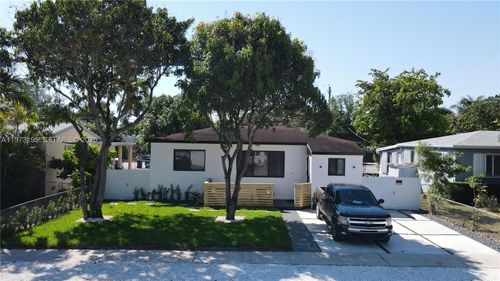 150 Ne 169th Ter, North Miami Beach, FL, 33162-1754 | Card Image