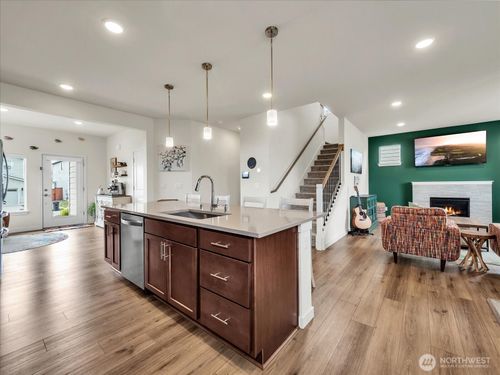 5044 87th Ave Ne, Marysville, WA, 98270-7036 | Card Image