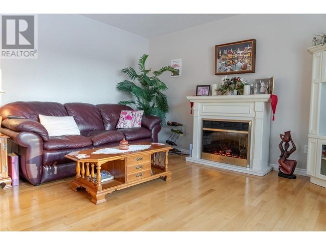 7333 George Rd, House other with 3 bedrooms, 3 bathrooms and 2 parking in Jaffray BC | Image 6