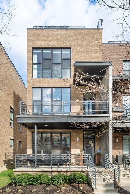 802 N 6th St, Columbus, OH, 43215-2876 | Card Image