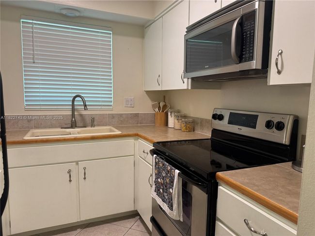 APT-7 - 3801 Ne 22 Nd Ter, Home with 1 bedrooms, 1 bathrooms and null parking in Lighthouse Point FL | Image 14