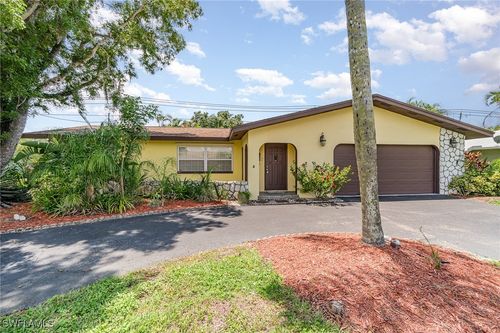2324 Jasper Ave, Fort Myers, FL, 33907-5823 | Card Image