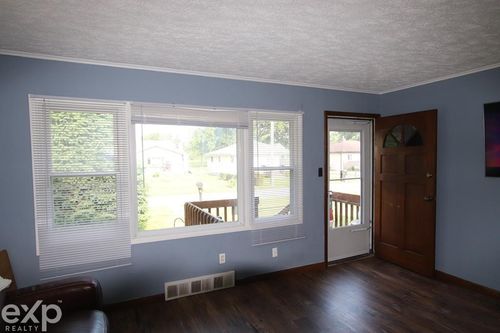 39355 Charbeneau St, Clinton Twp, MI, 48036-3210 | Card Image