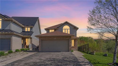 177 Watson Rd N, Guelph, ON, N1E0J3 | Card Image