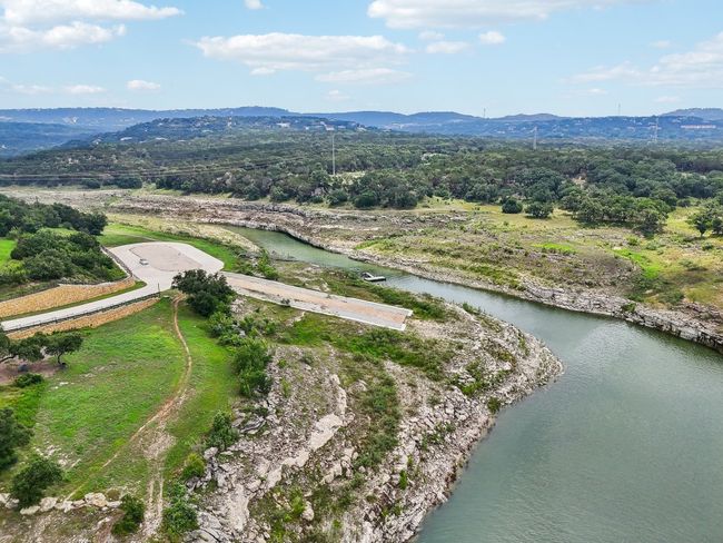 7909 Sunrise Ravine Pass, House other with 4 bedrooms, 3 bathrooms and 4 parking in Lago Vista TX | Image 38