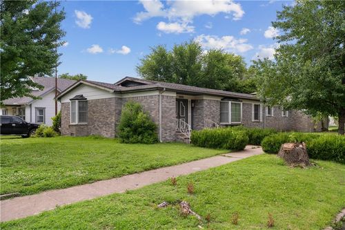 1302 W 4th St, Coffeyville, KS, 67337-3304 | Card Image