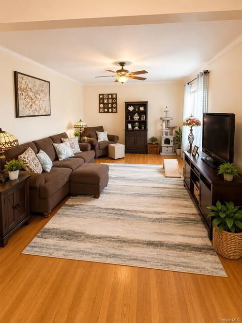 3b-121-16 Ocean Prom, Rockaway Park, NY, 11694 | Card Image