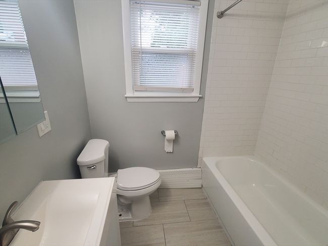 APT-6 - 433 Sea St, Condo with 2 bedrooms, 1 bathrooms and 2 parking in Quincy MA | Image 11