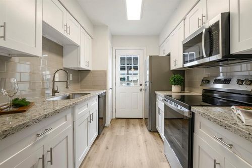 apt-114-1701 Upland Dr, Houston, TX, 77043-3511 | Card Image