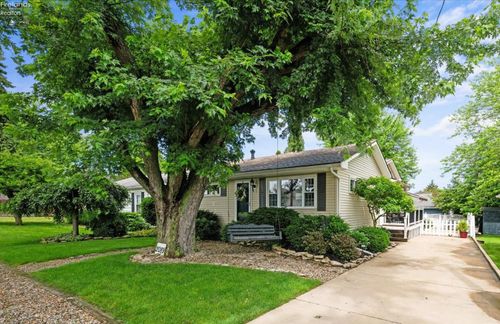 2089 Willowcove Dr, Marblehead, OH, 43440-2472 | Card Image
