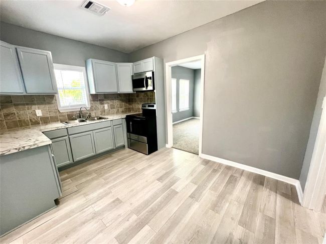 601 Armstrong, House other with 4 bedrooms, 2 bathrooms and null parking in Snook TX | Image 9