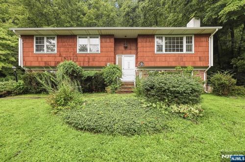 24 Hickory Road, Ringwood, NJ, 07456 | Card Image