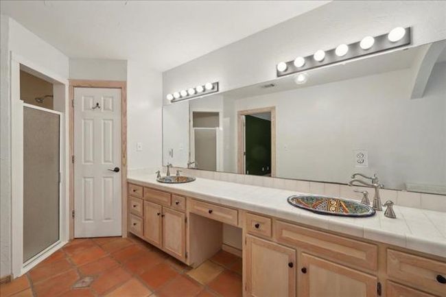 1010 Yaupon Trl, House other with 5 bedrooms, 3 bathrooms and 3 parking in Sour Lake TX | Image 20