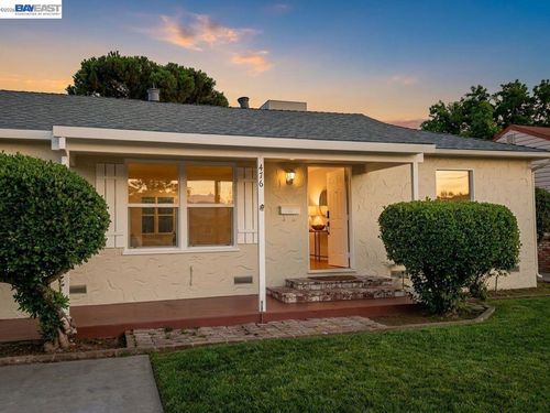 476 E Barrymore St, Stockton, CA, 95204-2207 | Card Image