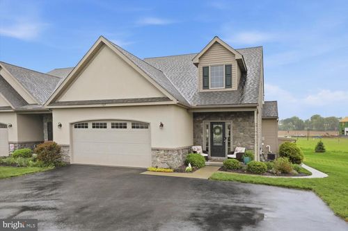 127 Anna Ln, Elizabethtown, PA, 17022-8491 | Card Image