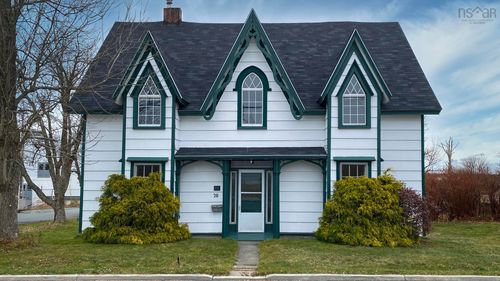 20 North St, Lockeport, NS, B0T1L0 | Card Image