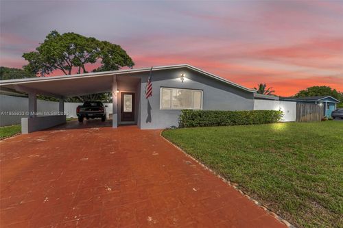 330 N 65th Ter, Hollywood, FL, 33024-7604 | Card Image