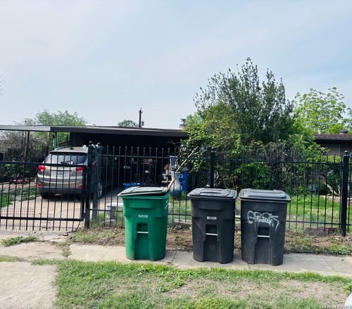 227 Rock Valley Dr, San Antonio, TX, 78227-4535 | Card Image
