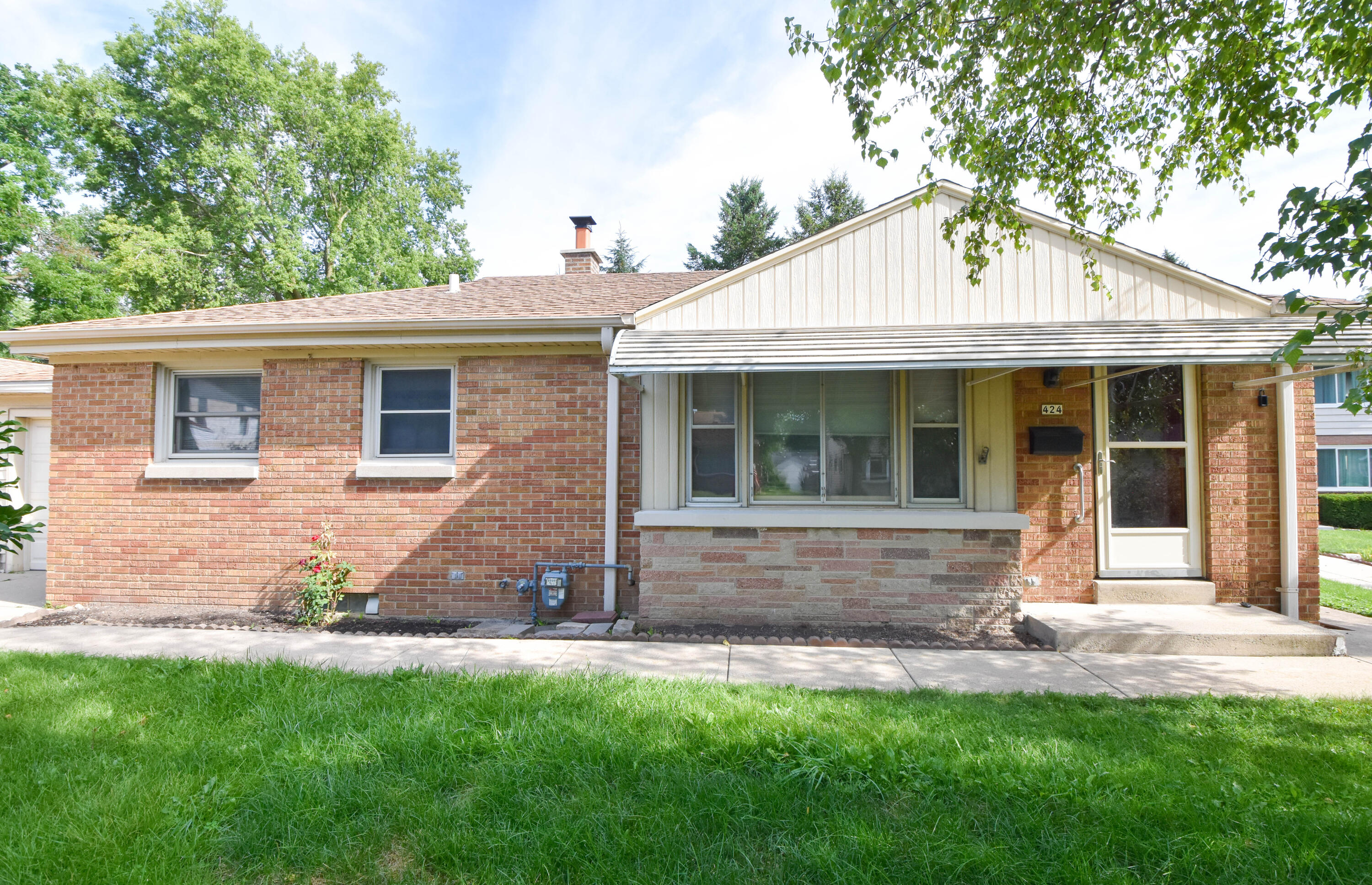 Warnimont Ave, Milwaukee, WI 53207