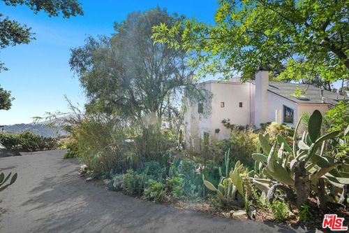 190 Loma Metisse Road, Malibu, CA, 90265 | Card Image