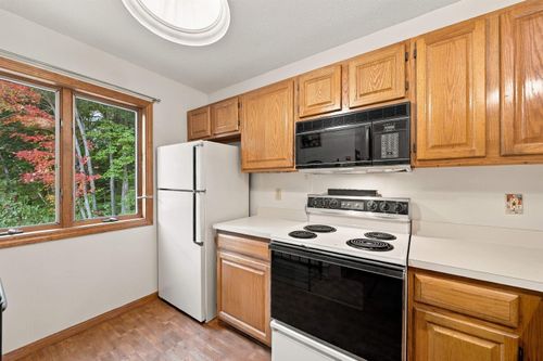 93-136 Northbrook Cir, North Conway, NH, 03860 | Card Image